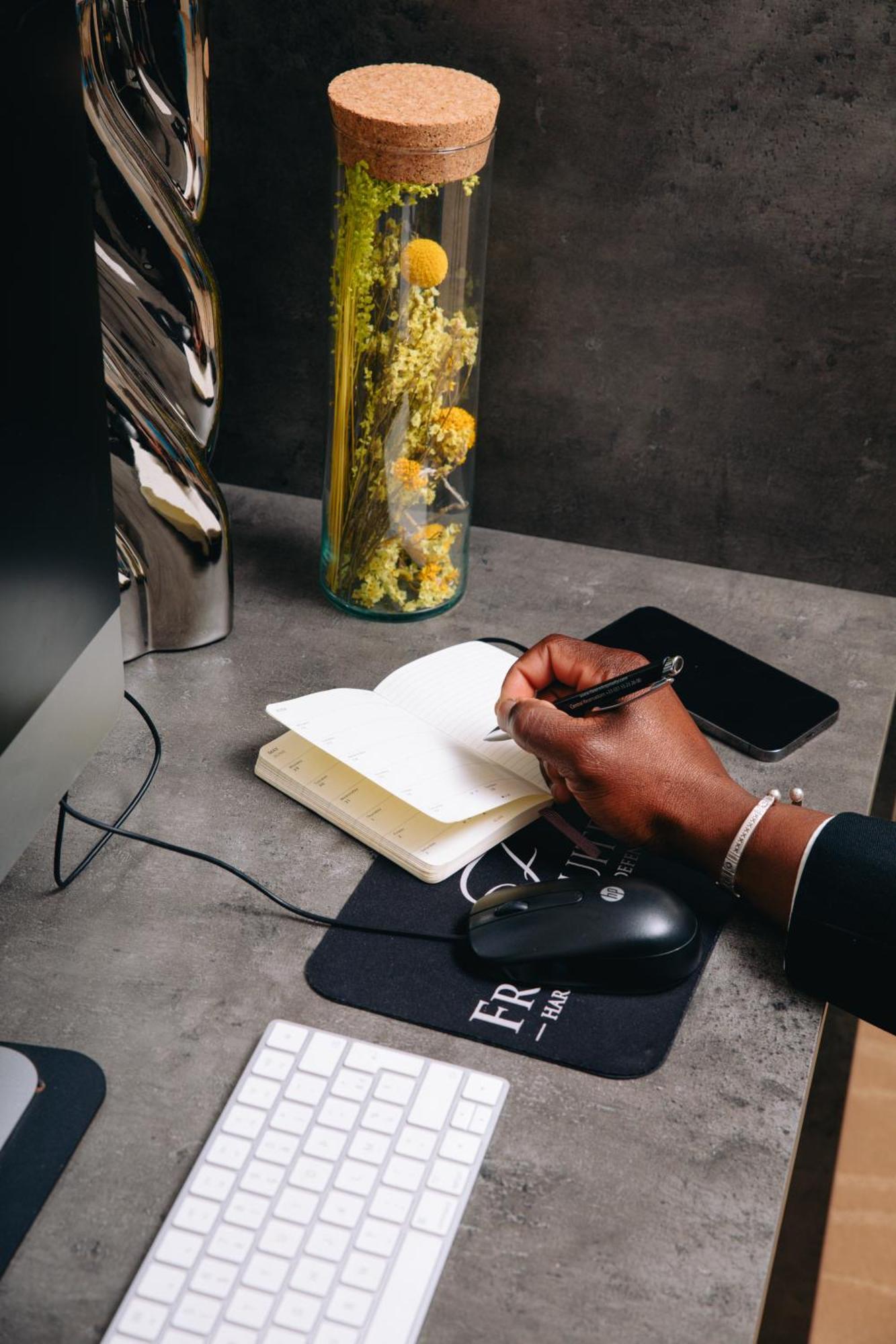 Fraser Suites Paris La Defense Курбевуа Екстер'єр фото A wireless mouse