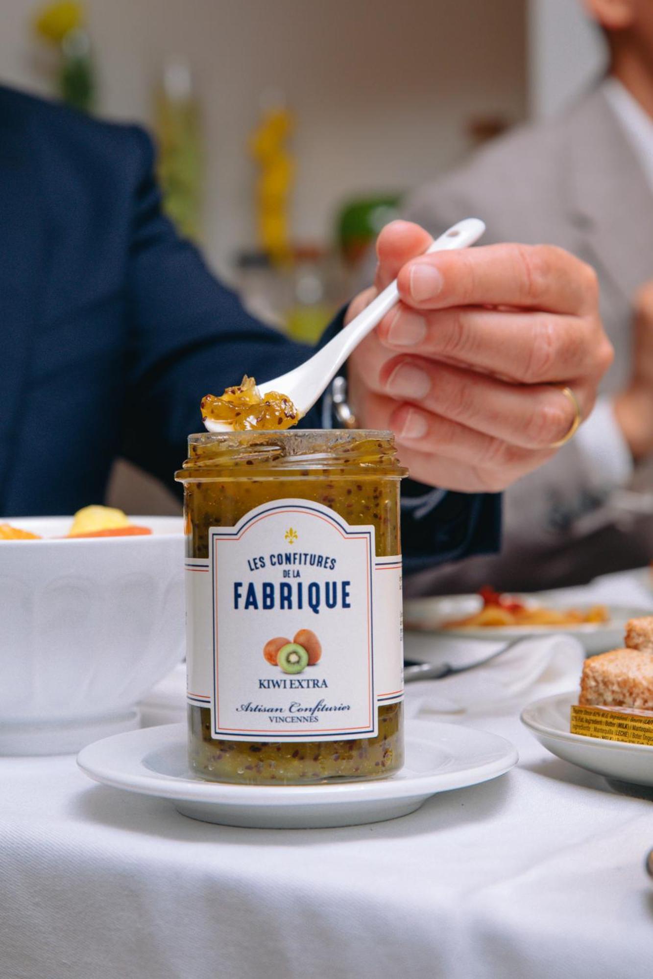 Fraser Suites Paris La Defense Курбевуа Екстер'єр фото A jar of kiwifruit jam