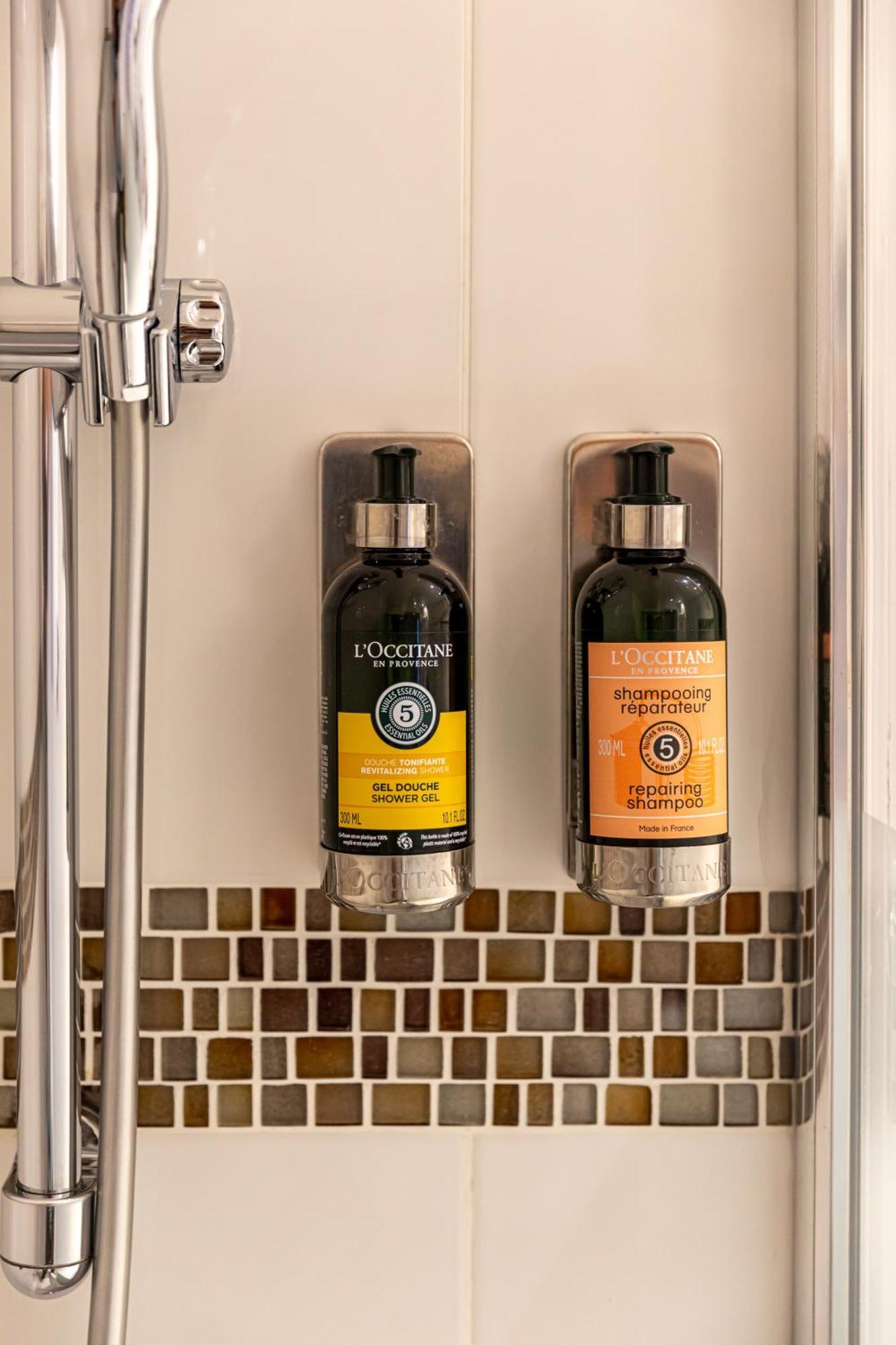 Fraser Suites Paris La Defense Курбевуа Екстер'єр фото Shower gel and shampoo