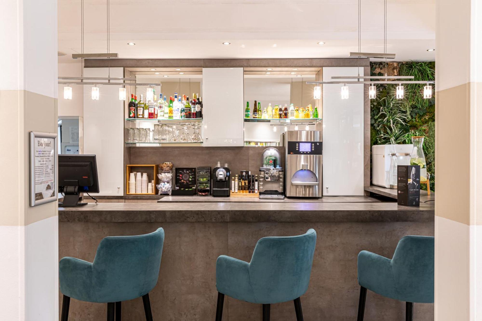 Fraser Suites Paris La Defense Курбевуа Екстер'єр фото The bar at the lounge