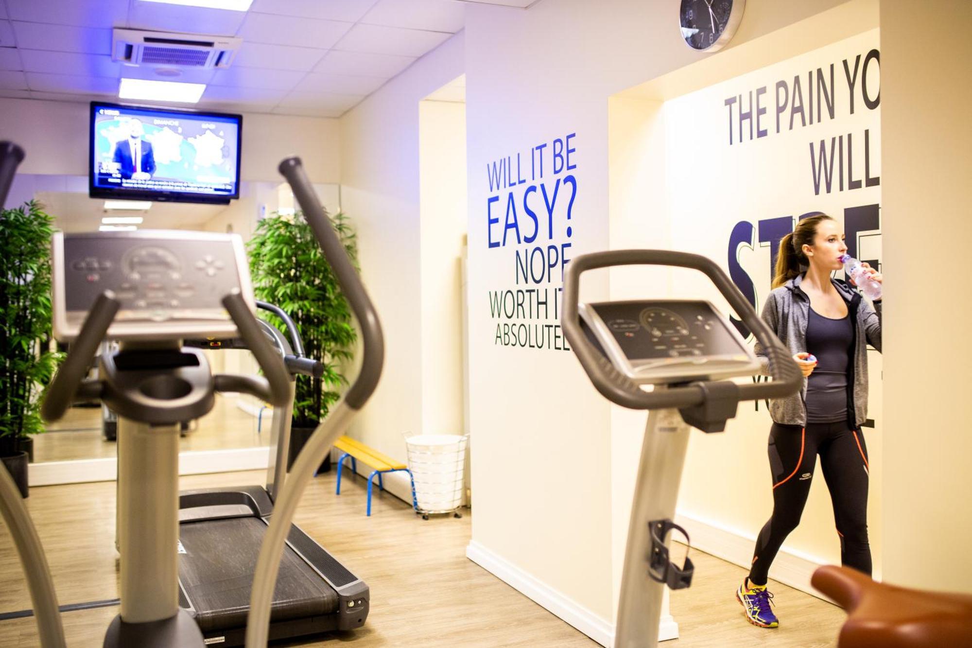 Fraser Suites Paris La Defense Курбевуа Екстер'єр фото The gym at the London Bridge campus