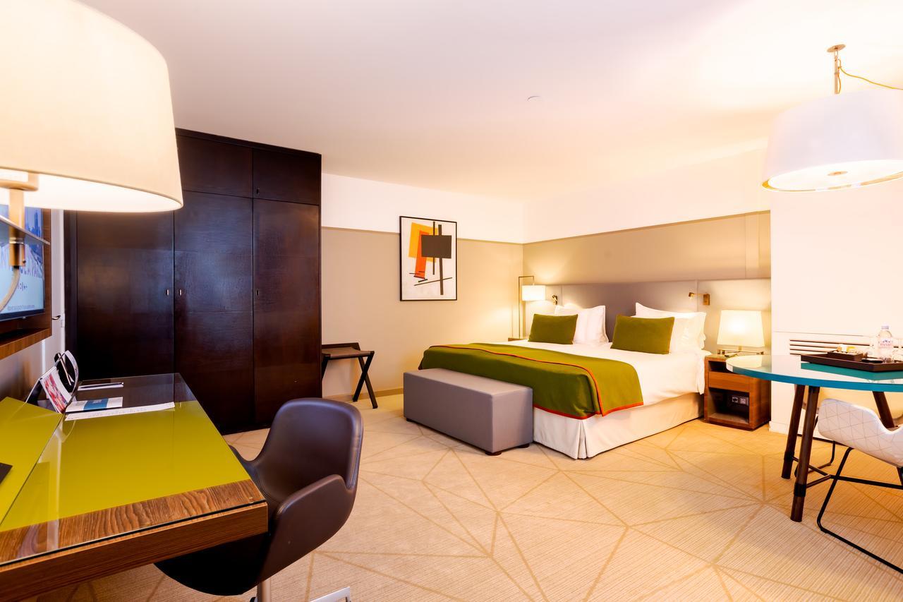 Fraser Suites Paris La Defense Курбевуа Екстер'єр фото A room at the hotel